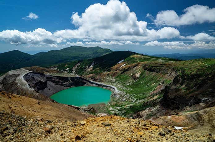 火山湖「お釜」