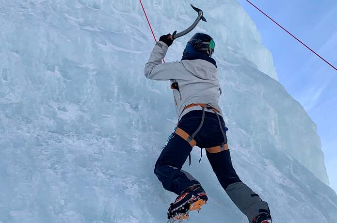 アイスアックスの滑り止め用に使用されてきた自己融着テープ