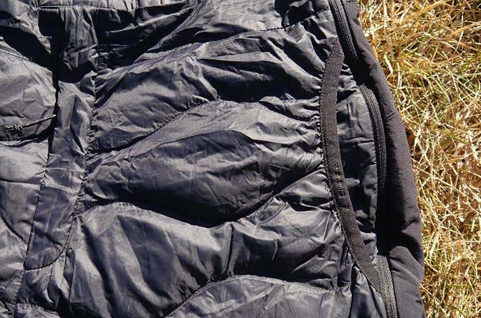 ピークパフォーマンス／ヘリウムダウンショーツ