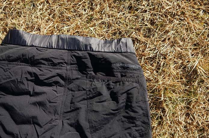 ピークパフォーマンス／ヘリウムダウンショーツ