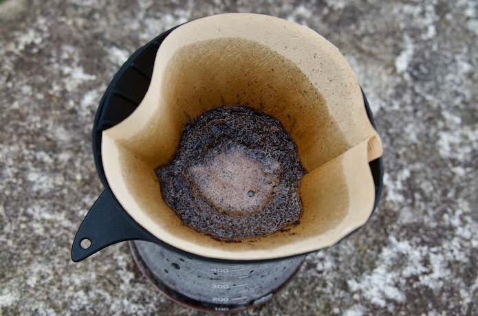 ドリップ中のコーヒー