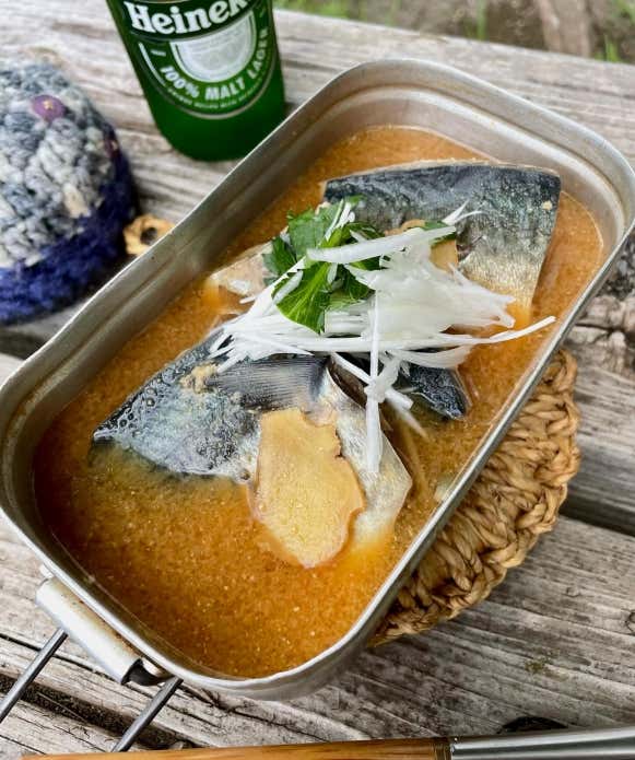 ③仕上げ煮汁を鯖に回しかけて、少し煮詰めて出来上がり。