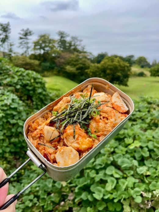 メスティンで作った里芋と豚バラの韓国風炊き込みご飯