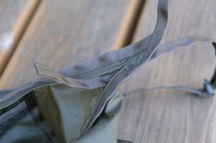 モンベル　U.L.MONO ポーチ S　ストラップの調節＆余ったストラップの収納