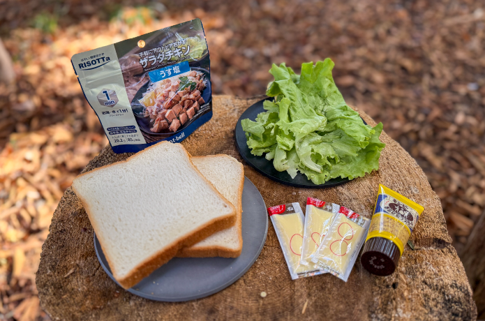 サラダチキンサンドの材料