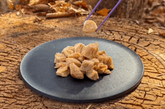 モンベル「リゾッタ」史上、最速＆最軽量！？たった1分で食べられる、衝撃のサラダチキンに注目。