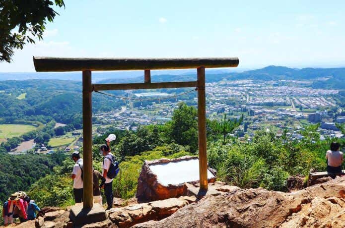山頂手前の金毘羅神社