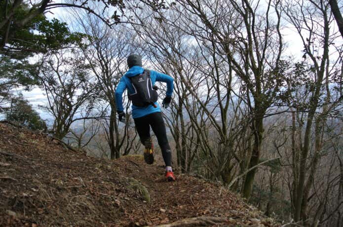 トレイルランニング　ファストハイキング