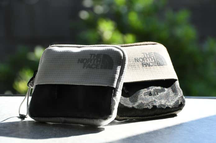 ザ・ノース・フェイスの財布
ヘイジーワレット
色違い2種類が重ねて置かれている