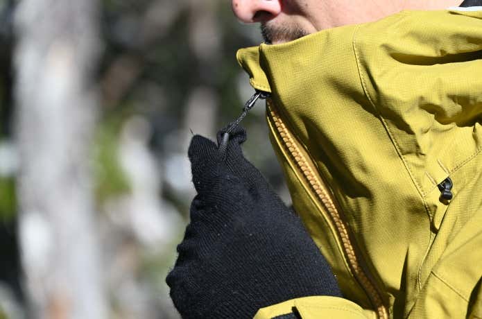 襟の高いハードシェルのエバーブレスプリモ