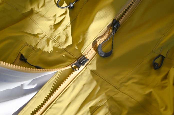 エバーブレスプリモのフロントファスナー