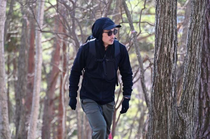 ワークマン　メリノテックを着用した登山者