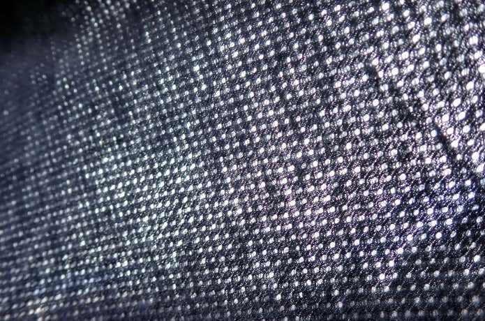 透けるほどの生地で通気性が高いBODY TOUGHNESSのフライウォーム