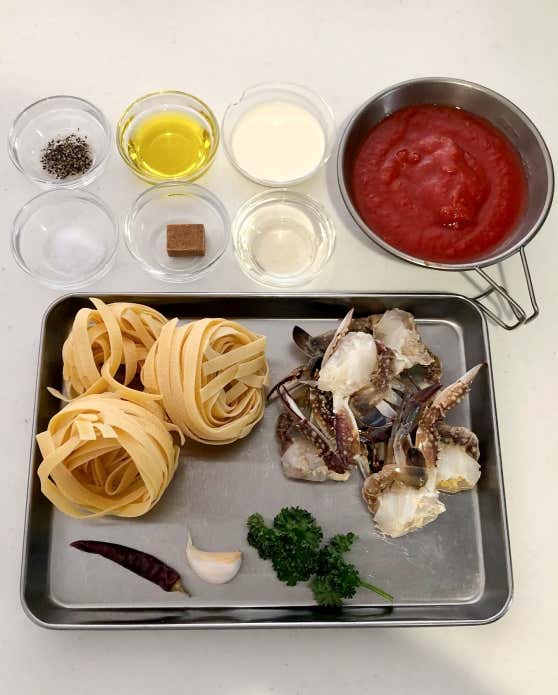「ワタリガニのトマトパスタ」材料