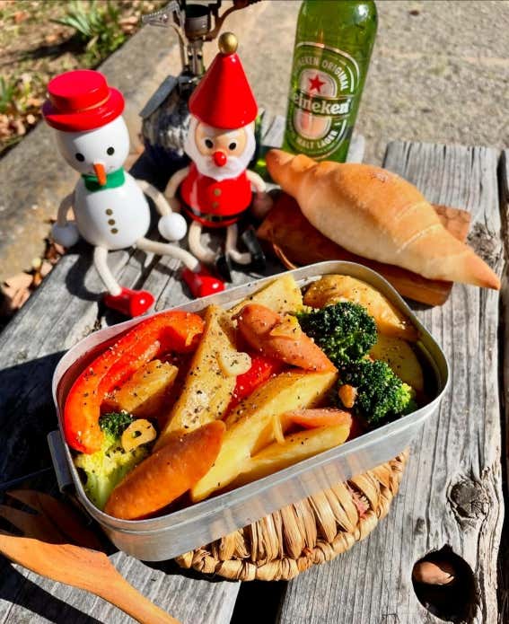 ソーセージとポテトのガリバタ炒め　完成