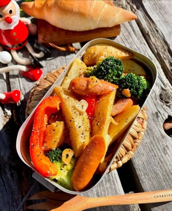 ソーセージとポテトのガリバタ炒め