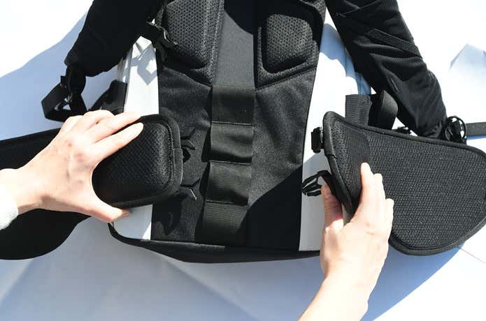 ミレー｜クンブ マウンテン クルーズ 37
ヒップベルトを外しているところ