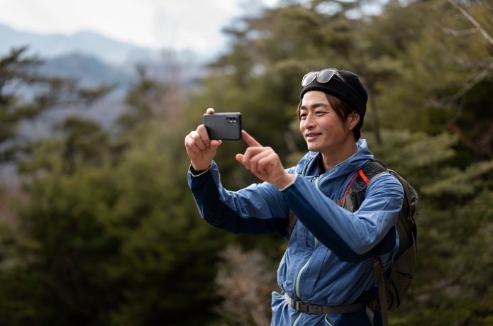 arrows Alphaの撮影機能を登山でレビューするTAKEさん