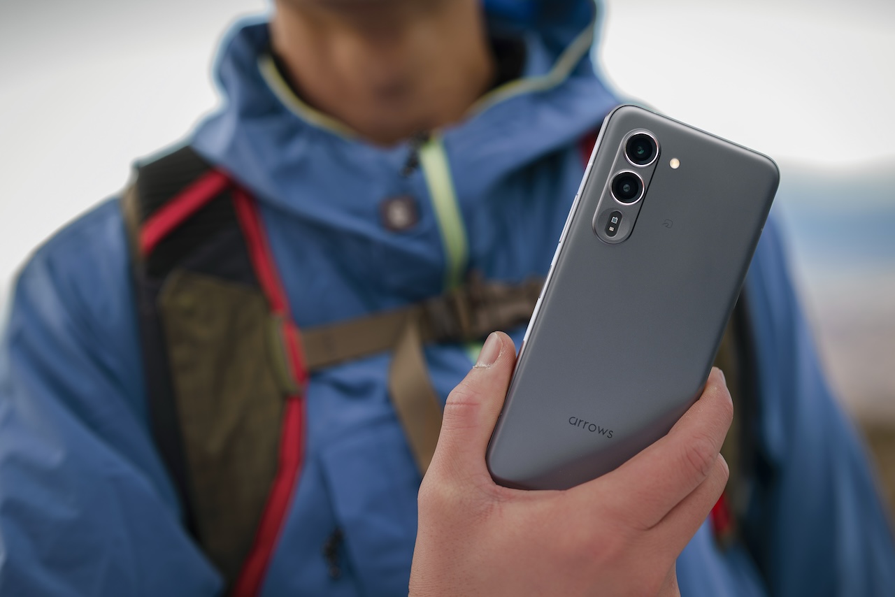 arrows Alphaを登山でレビュー