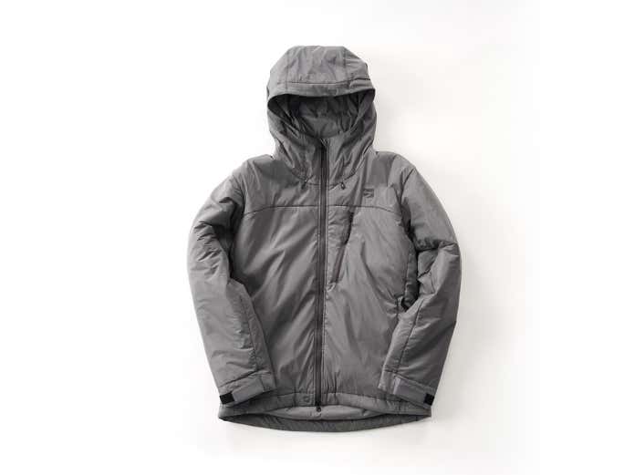 約450g。必要なものだけを詰め込んだ軽さ