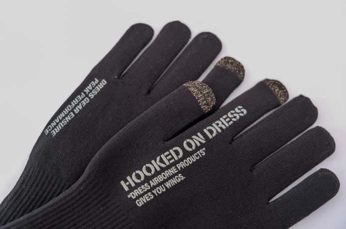 DRESS 防水ニットグローブ　ロゴ