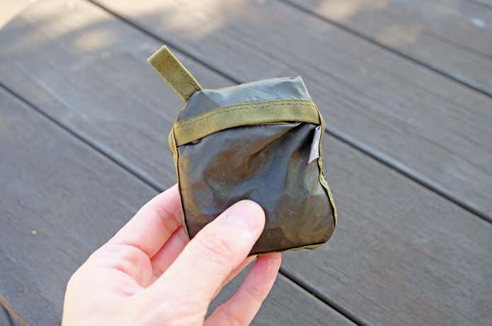 モンベルのショルダーバッグをパッカブルで収納した状態