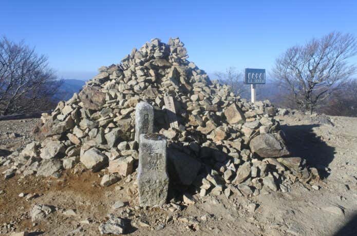 日出ヶ岳山頂