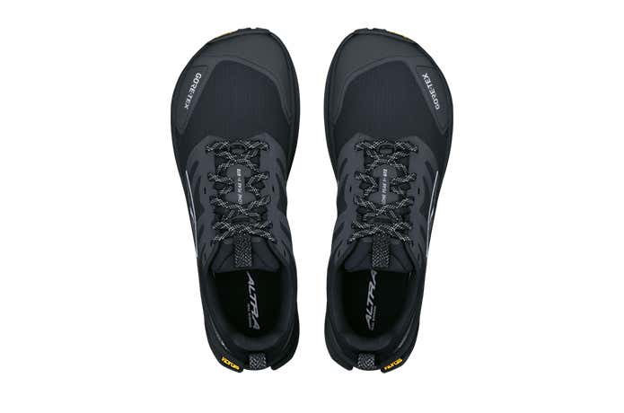 独自のフットシェイプ×ゼロドロップの安心感