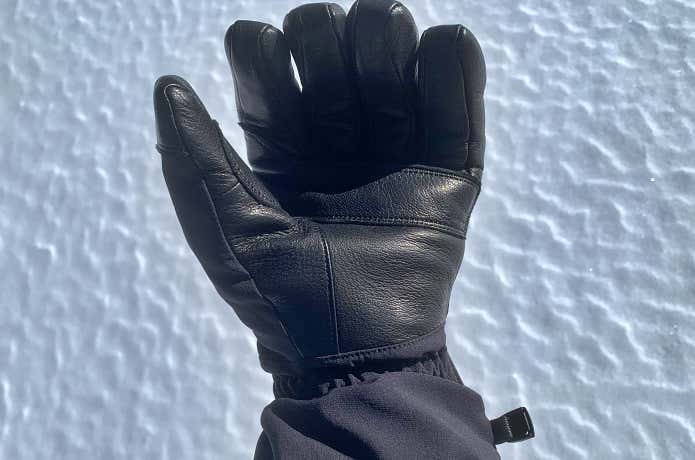 頑強なレザー素材