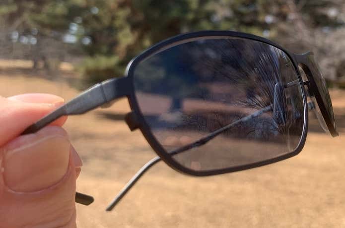 軽いだけでなく強靭な素材を使用