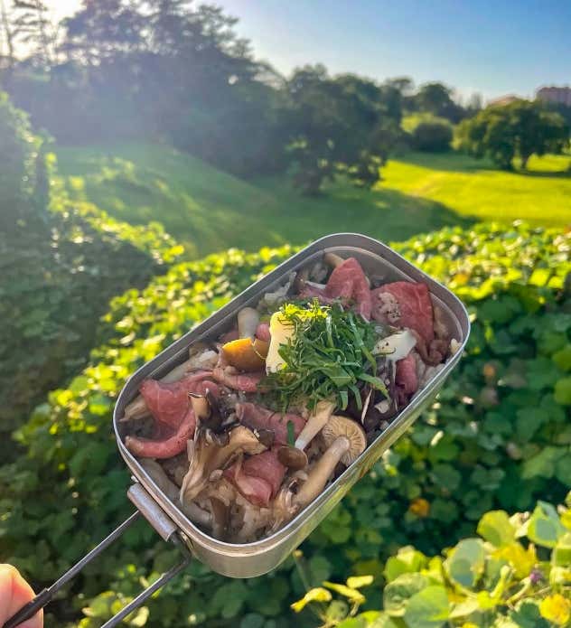 ローストビーフのせ和風ピラフ