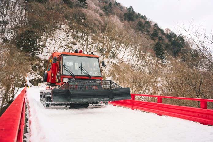 米子大瀑布　雪上車