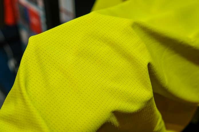 暑熱βの生地感