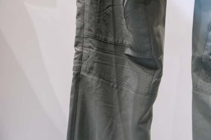 膝裏のドットショット加工