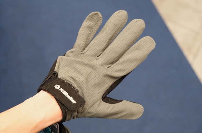 XShelter 暑熱β アクティブグローブ 甲側