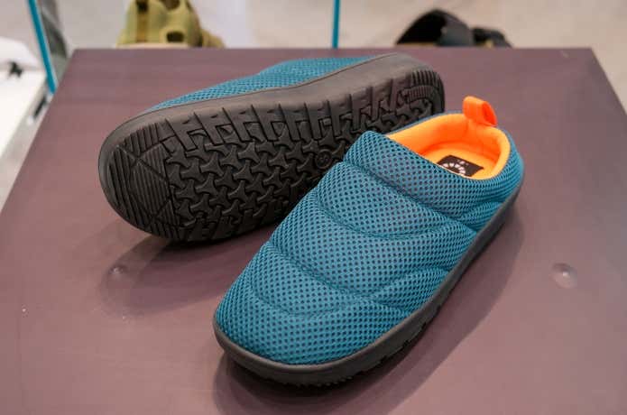 メッシュサボシューズ