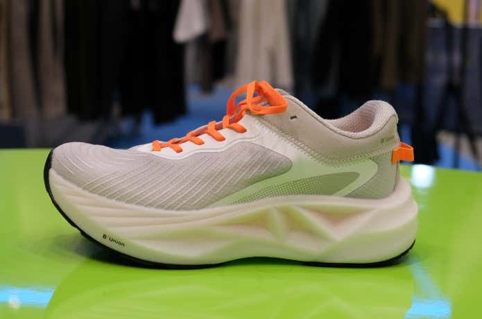 ワークマン ハイバウンスファントムライド 履き口