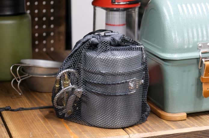 アウトドア用品を防止グッズとして収納