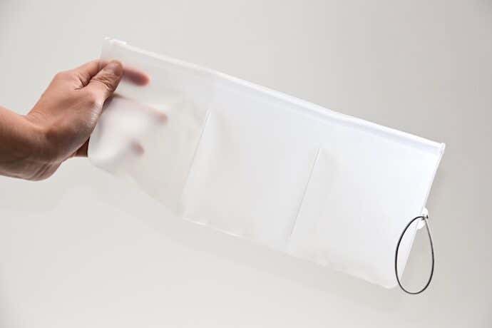 三つ折りポーチを開いた状態