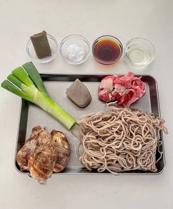 芋煮カレーそば　材料