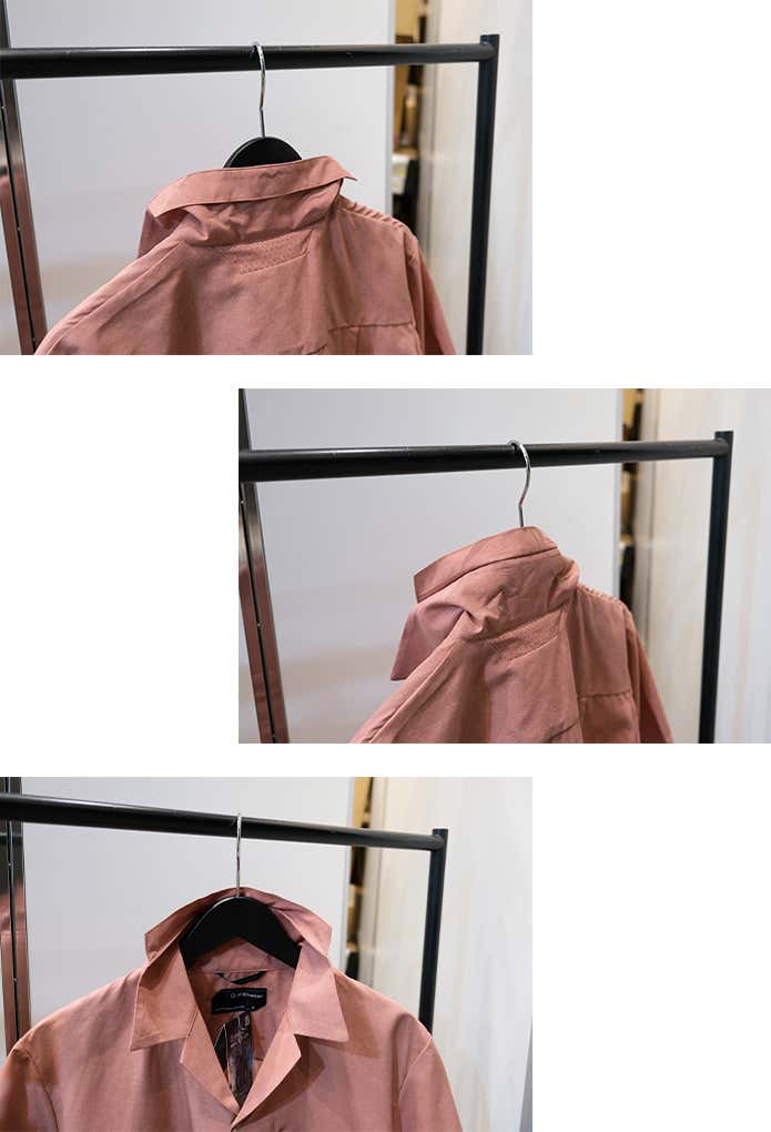 襟を立ててスタンドネックにした様子