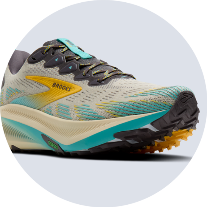 軽やかさと耐久性を両立したアッパー