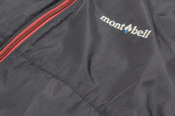 モンベルのウインドブレーカーの生地感