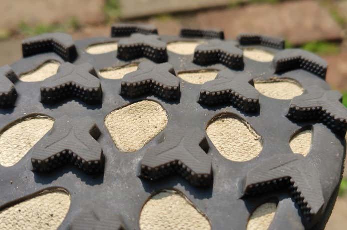 メガグリップ　トラクションラグ