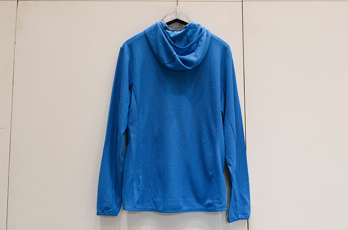 MERINO TECH COOL ACTIVE INSULATION フーディ　バック