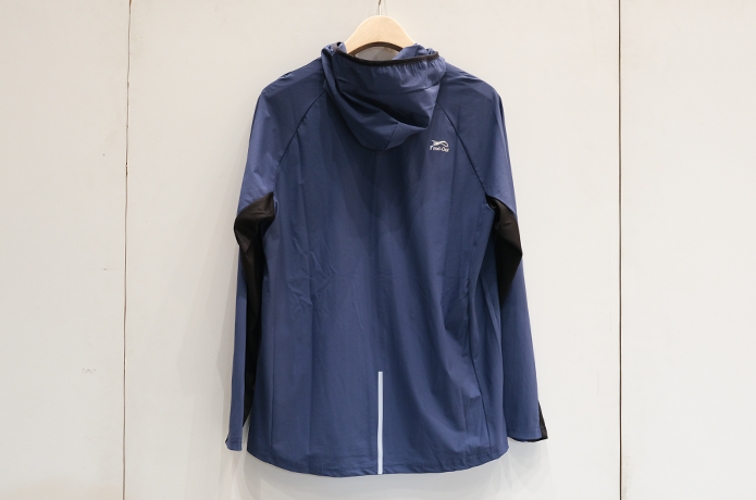 MOVE ACTIVE ICE ストレッチジャケット　バック