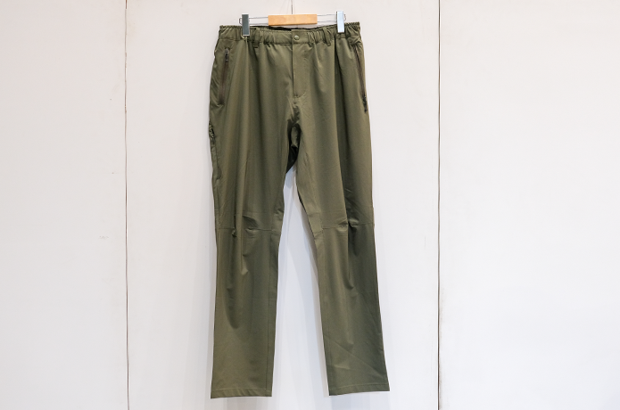 フローモーション ストレッチパンツ　バック