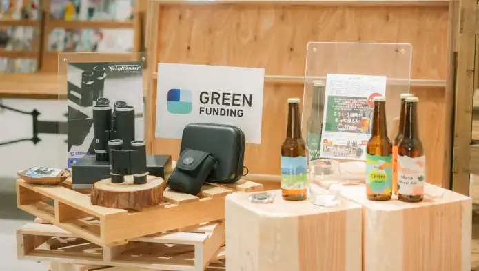 茅野駅前ベルビア「8Peaks living」内に展開する、GREEN FUNDING連携のタッチ＆トライ展示