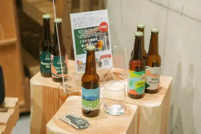 地元クラフトビールメーカー「8Peaks BREWING」の展示