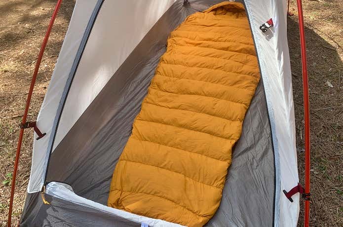 軽量で保温性が高いマミー型のデザイン